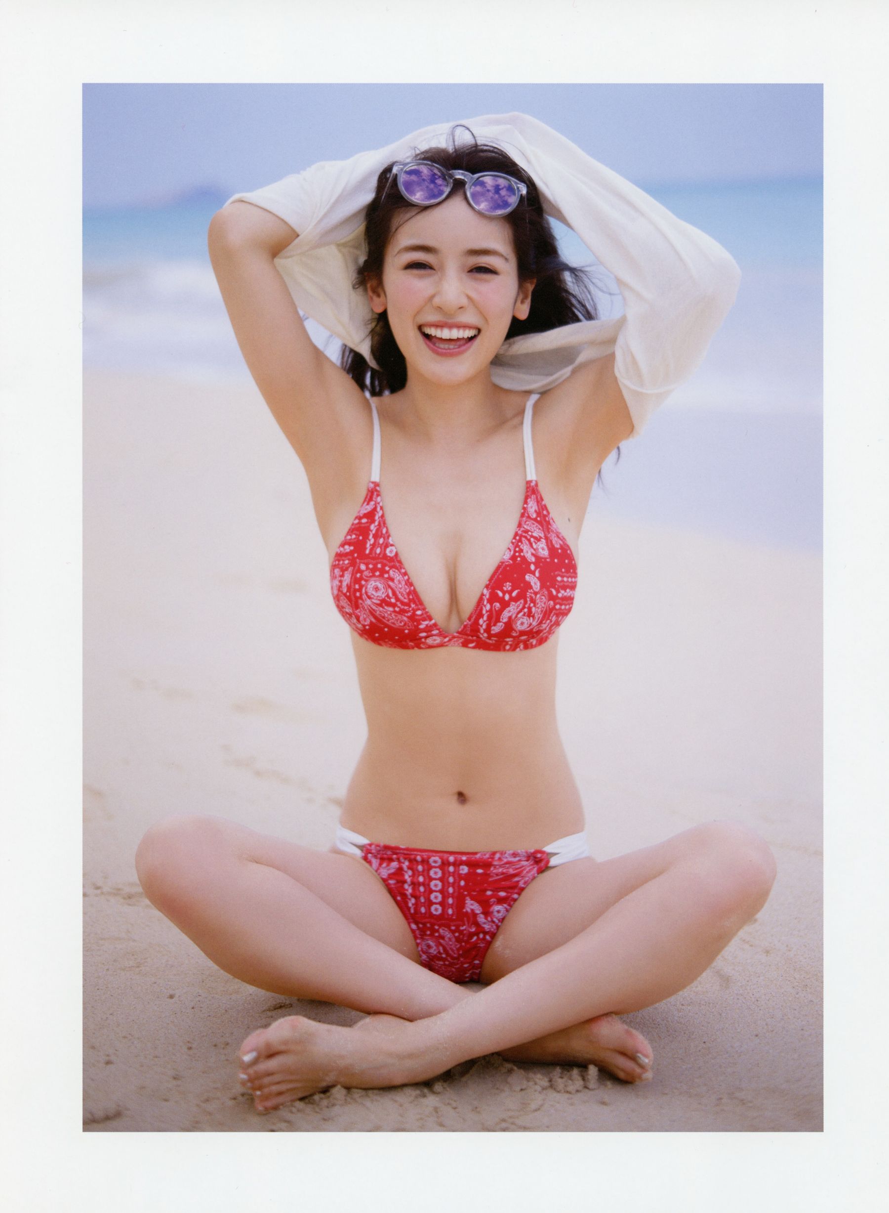 【画像62枚】女神級のエロふわボディ、泉里香のEカップ水着画像02