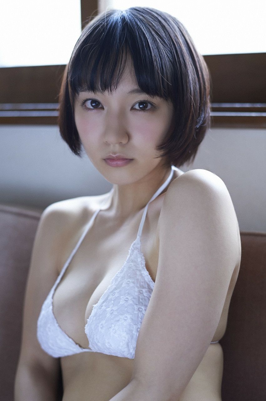 【画像45枚】現在は女優として大活躍！吉岡里帆のDカップ美乳水着画像05