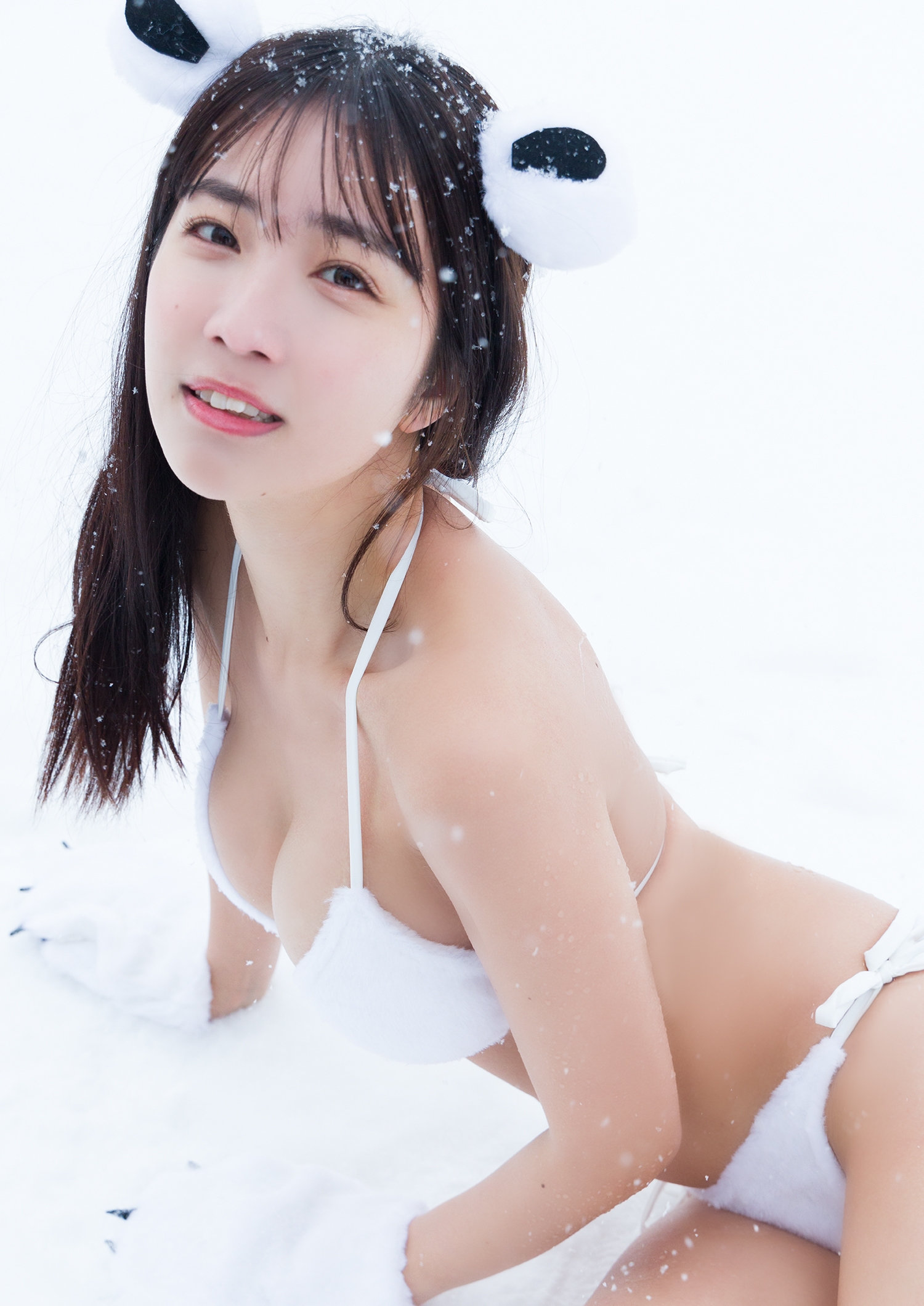 【画像43枚】正統派アイドルフェイス・天羽希純のGカップ水着画像04