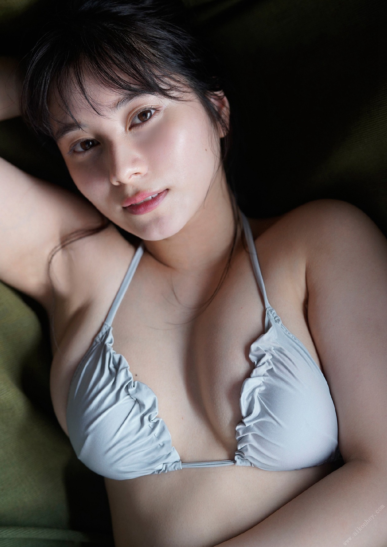 【画像37枚】透明感あふれる柔肌、大久保桜子のFカップ水着画像02