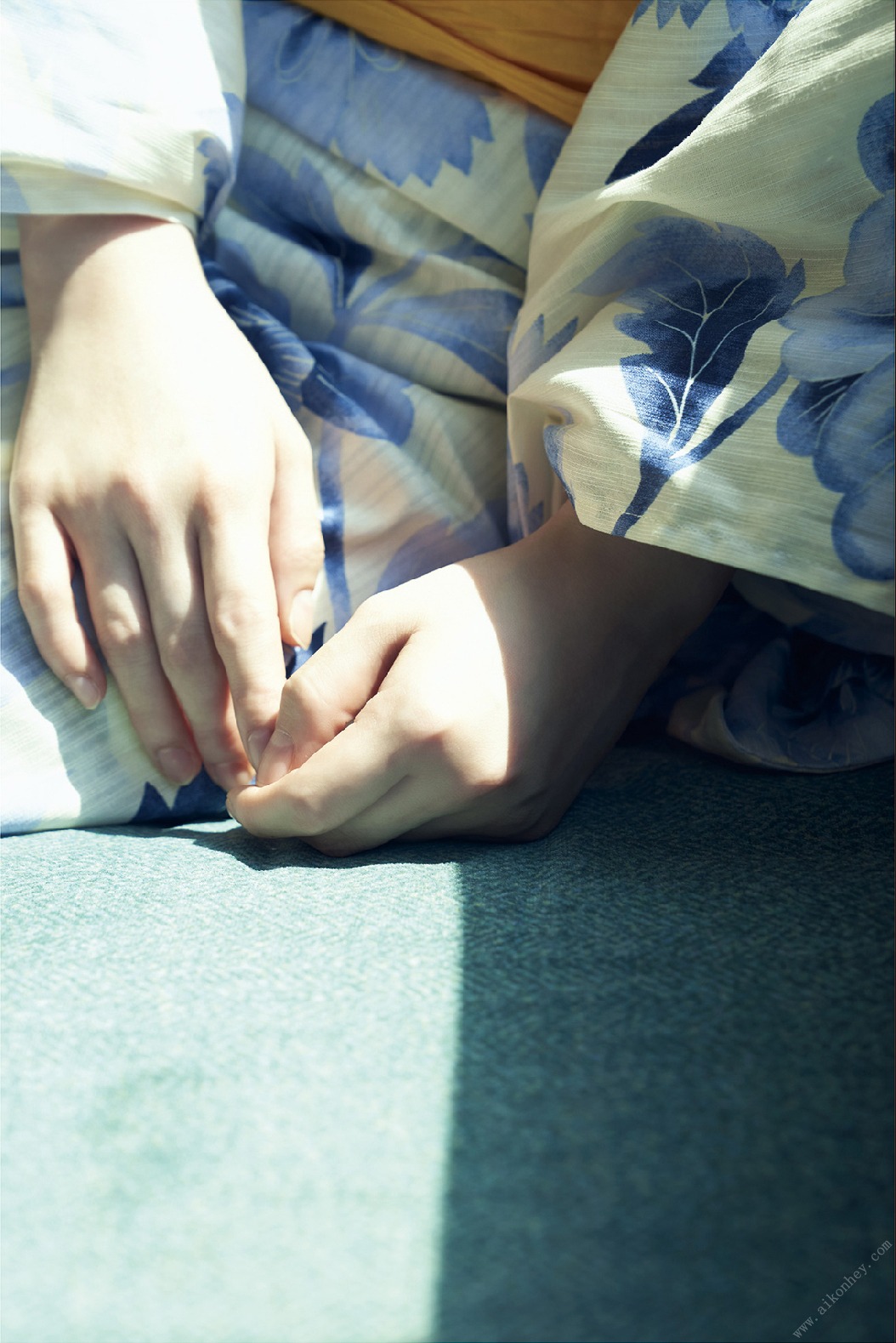 【画像51枚】透明感あふれる柔肌、大久保桜子のFカップ水着画像01