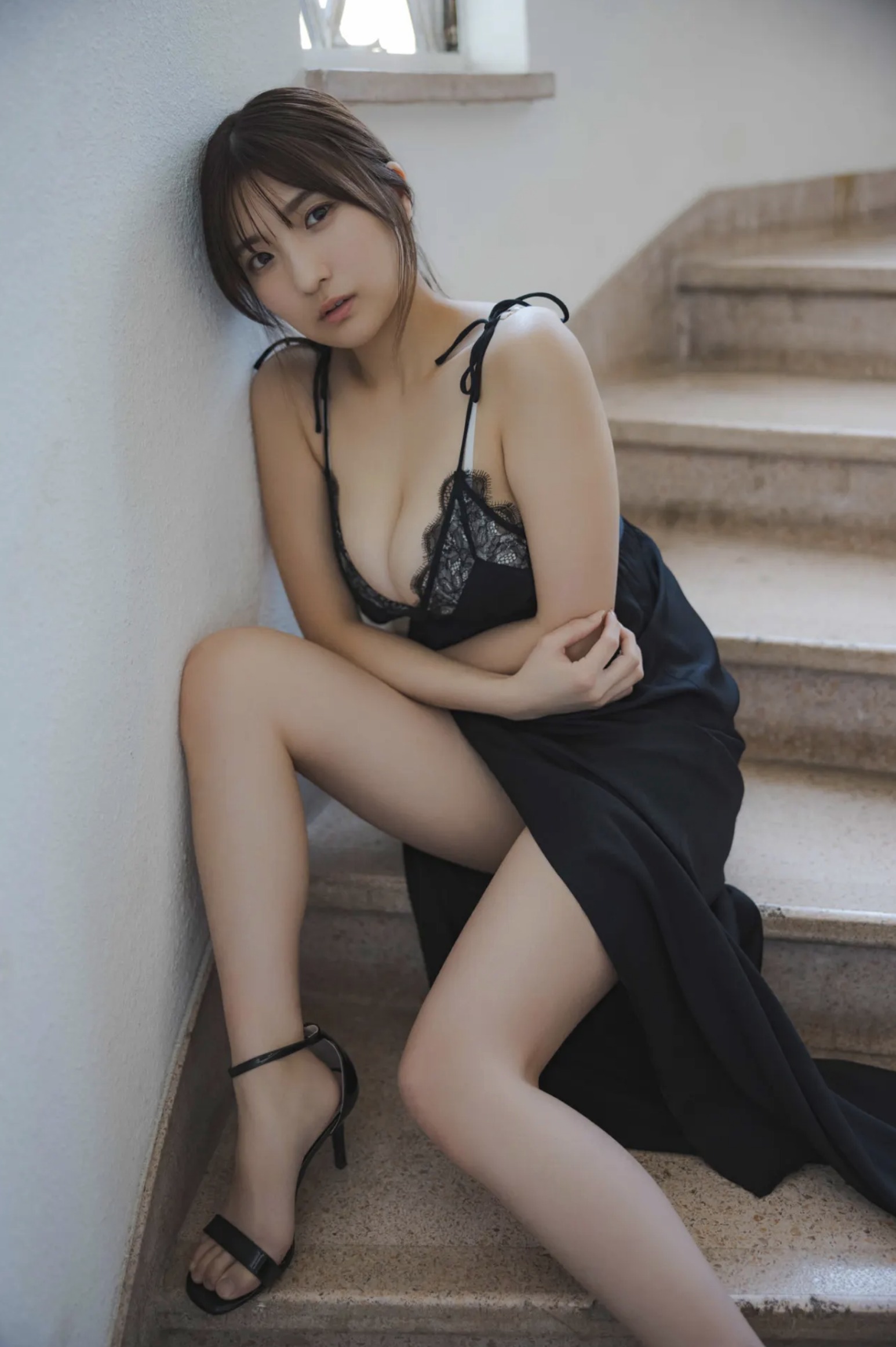三田悠貴のGカップエロ画像176枚！グラビア界イチのふんわり“軟乳”！