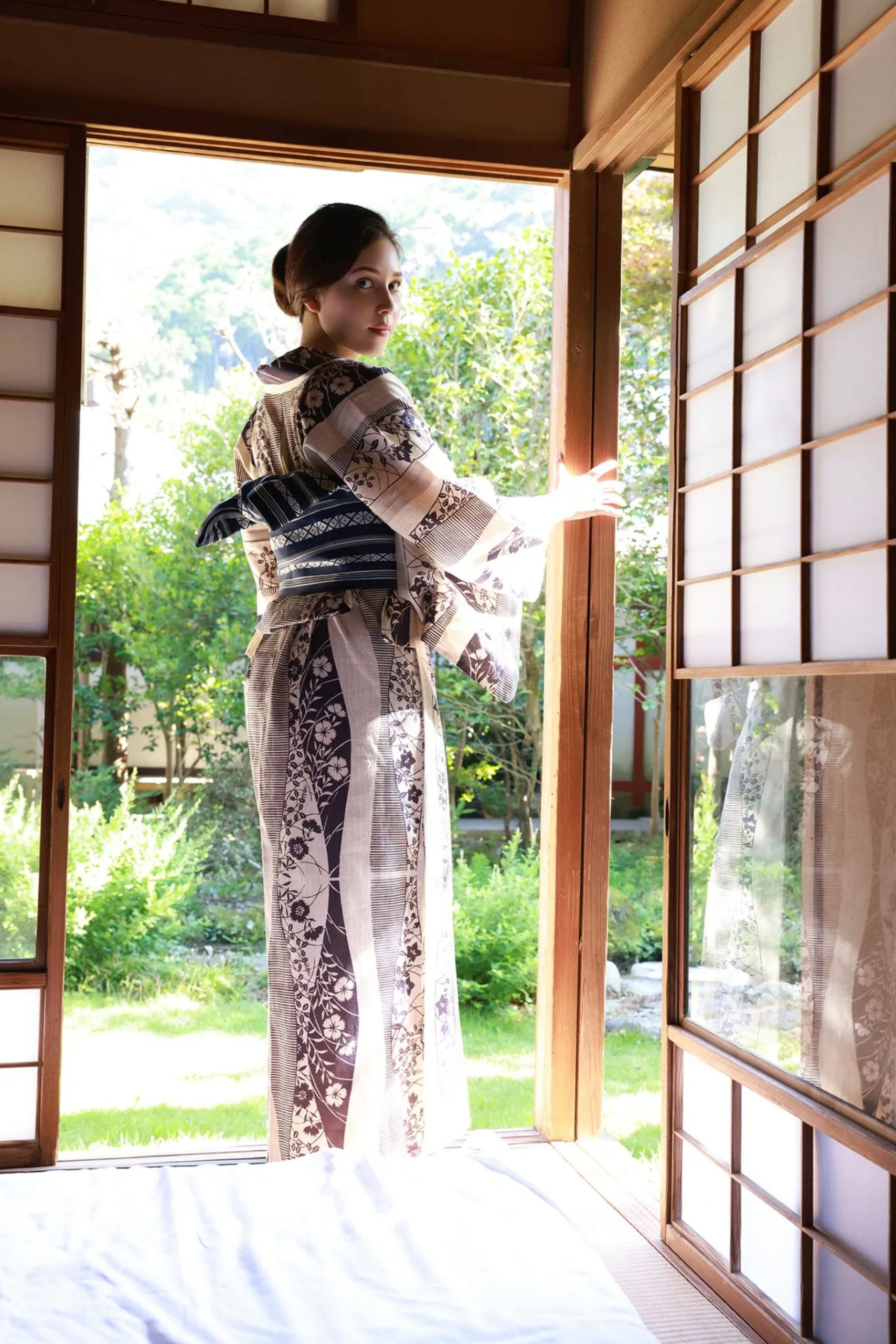 ミッシェル愛美のGカップエロ画像176枚！“令和の黒船”の衝撃露出！