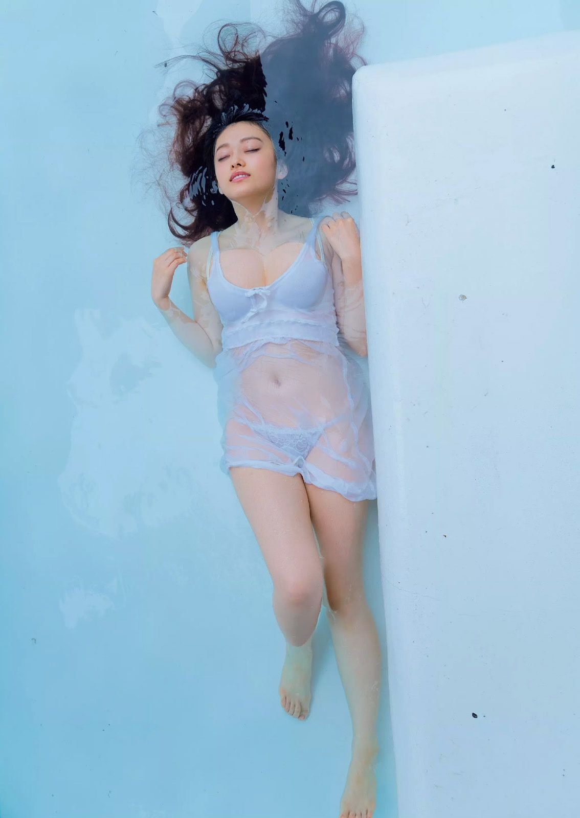 山地まりのFカップエロ画像154枚！元女優のグラドル顔負け豊満ボディ！